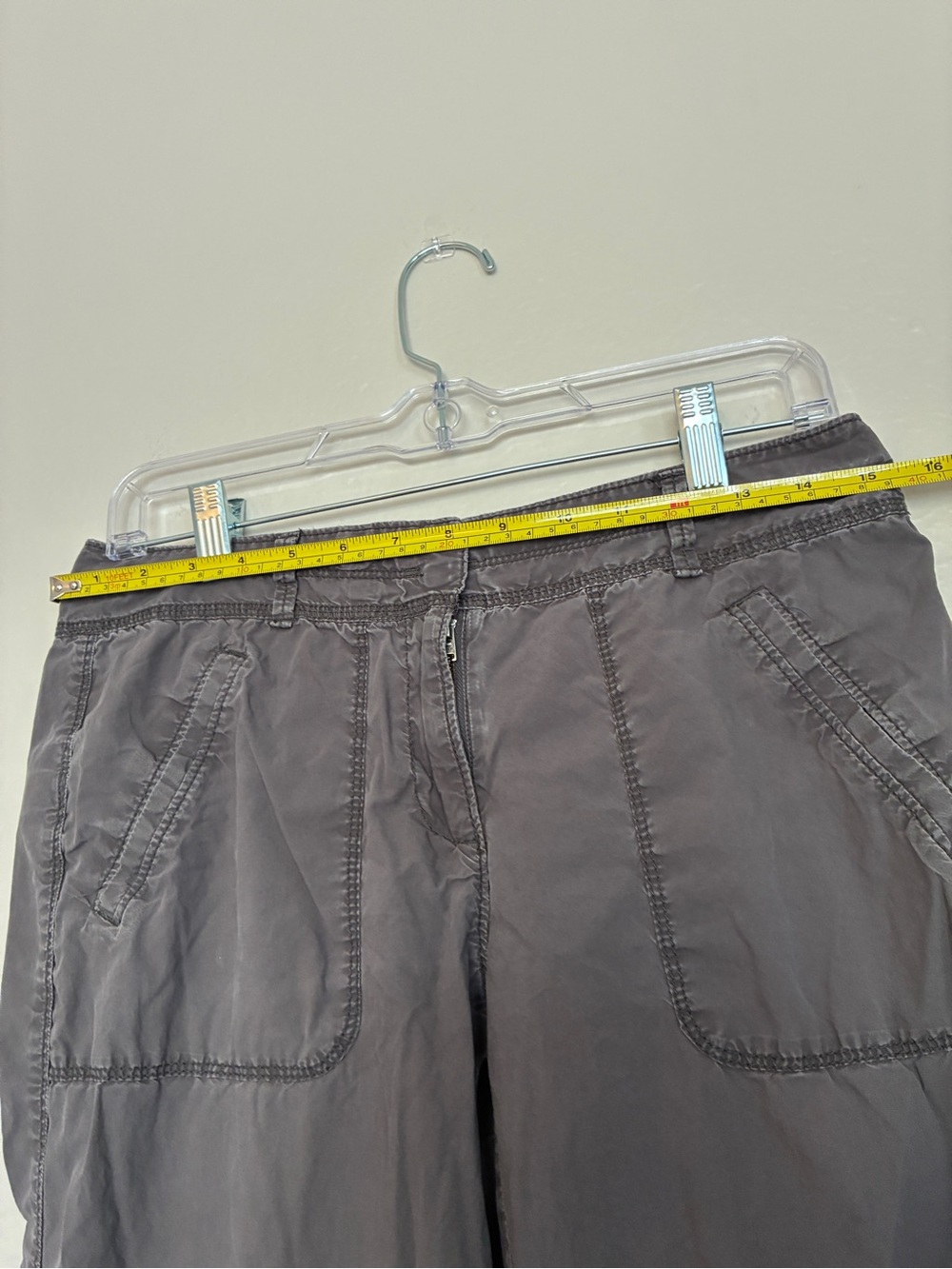 VTG Y2K LOFT Low-Rise Charcoal Cropped Denim Cargo Capris 2000s Distressed Comfy - Picture 4 of 6